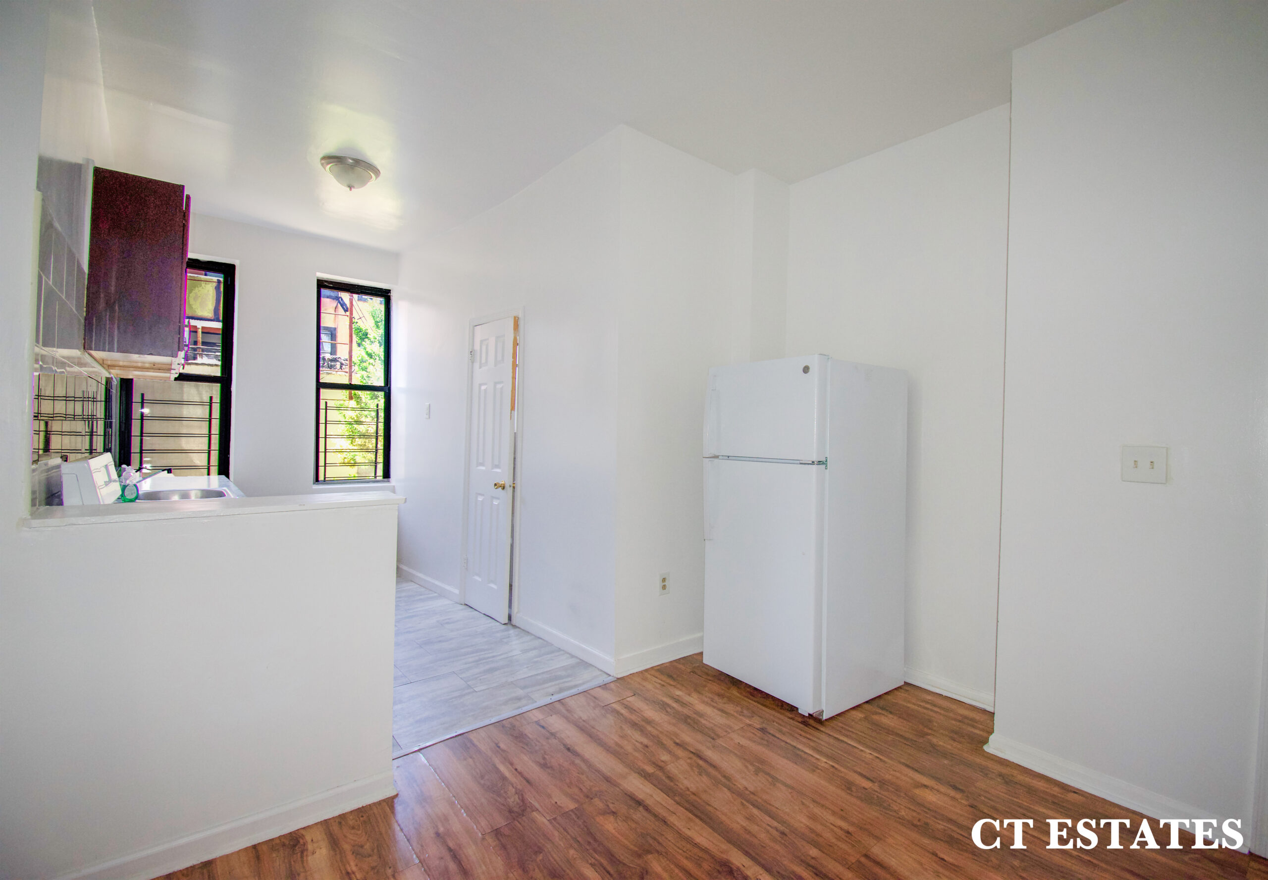 Bright & Spacious Apartment In Buswick